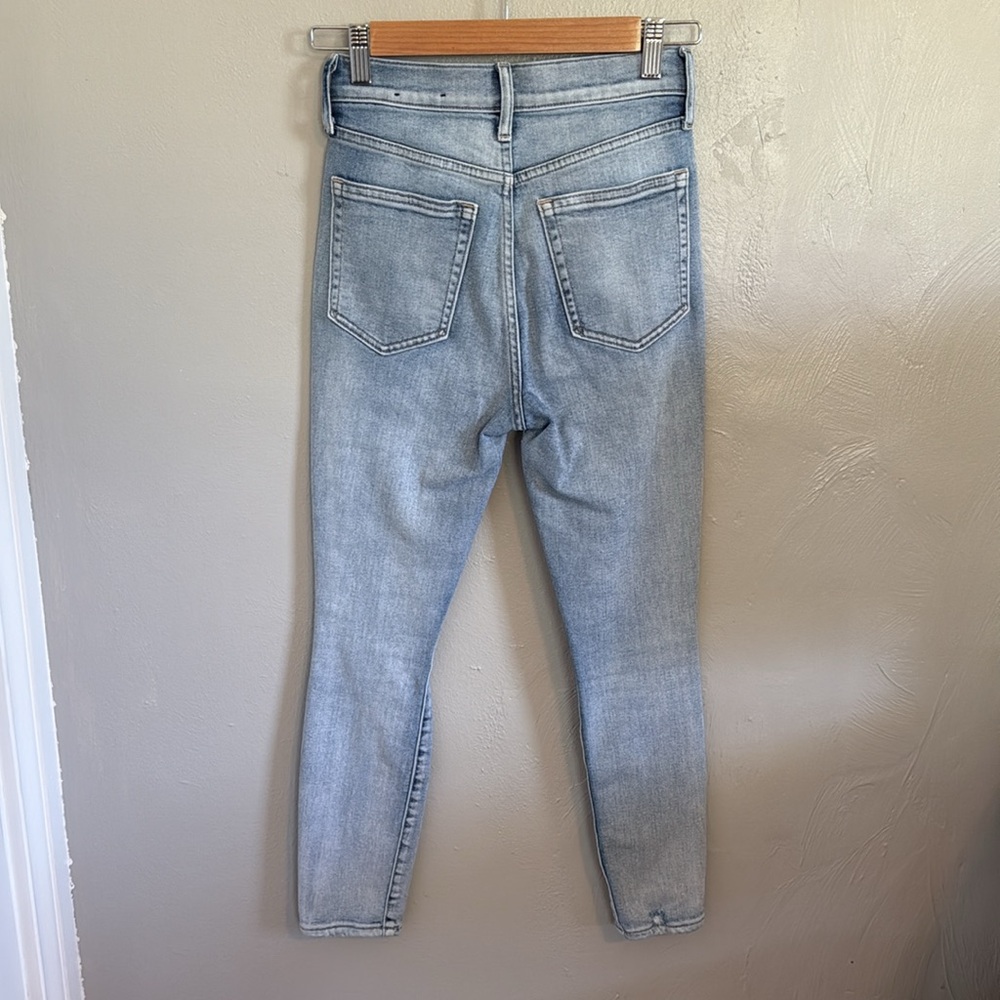 GAP true skinny high rise jeans - Picture 2 of 4